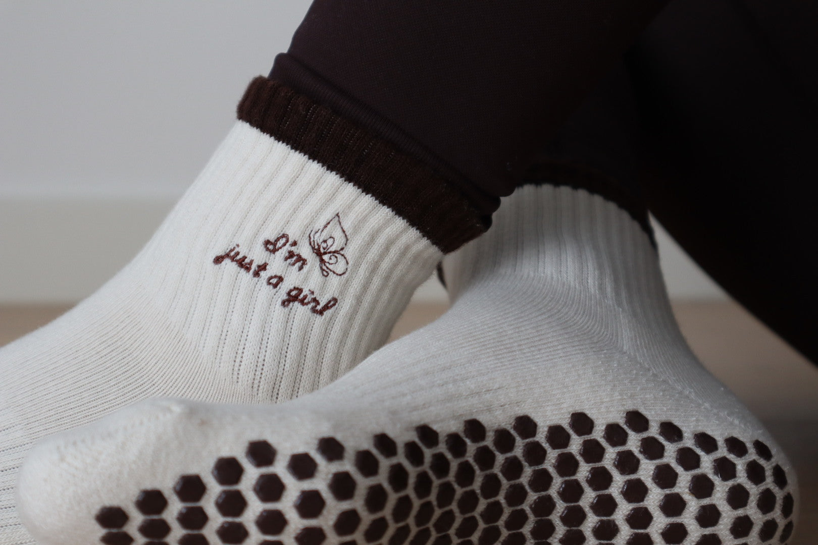 PILATES GRIP SOCKS - OAT LATTE